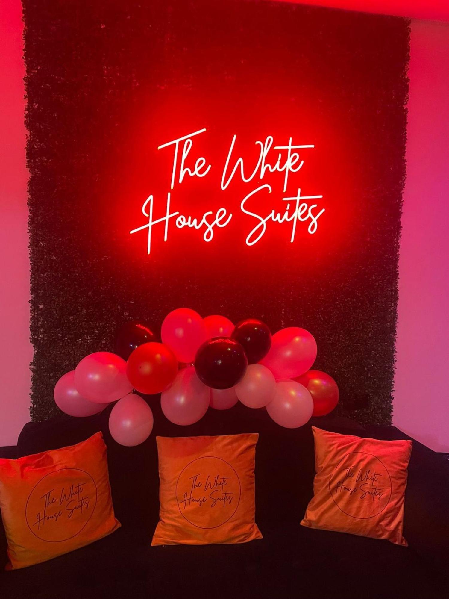 The White House Vegas Suites Blackpool Exterior foto